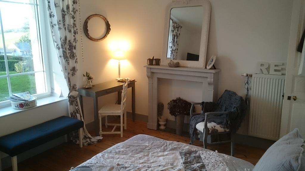 Chateau Bily B&B Hotel La Chèze المظهر الخارجي الصورة